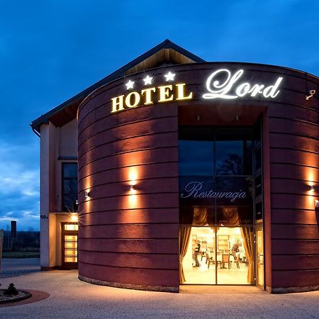 Hotel Lord Krosno Esterno foto