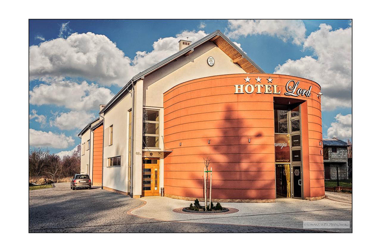 Hotel Lord Krosno Esterno foto